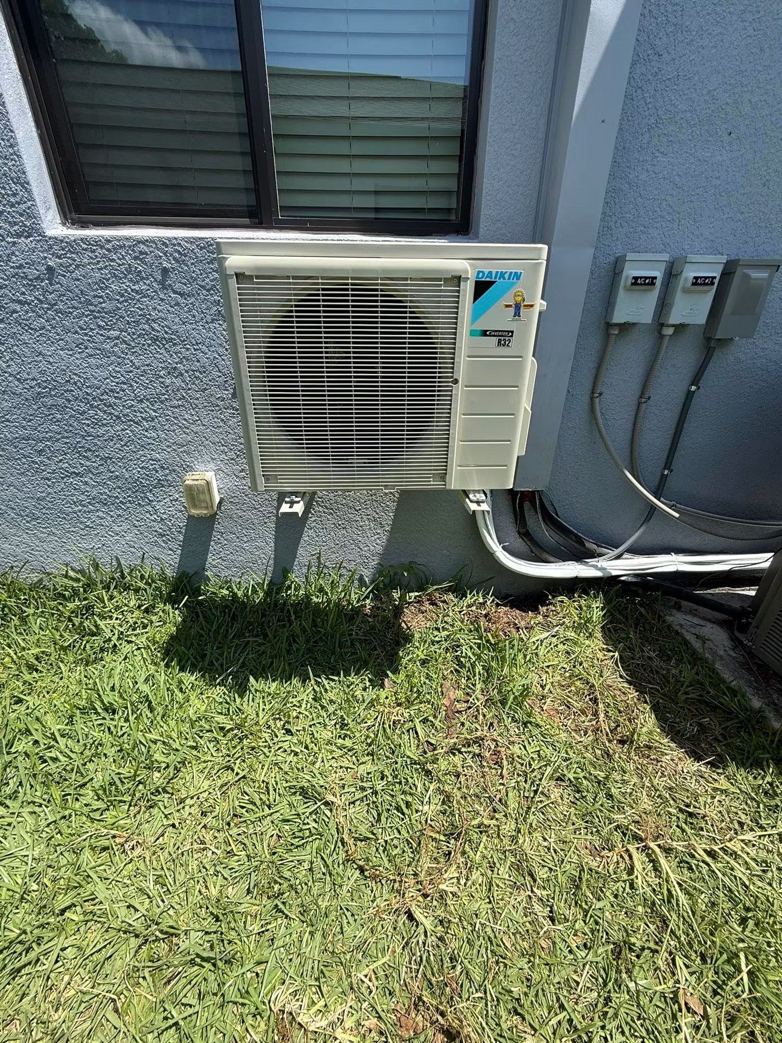 Heat pump installation at a Wesley Chapel area home